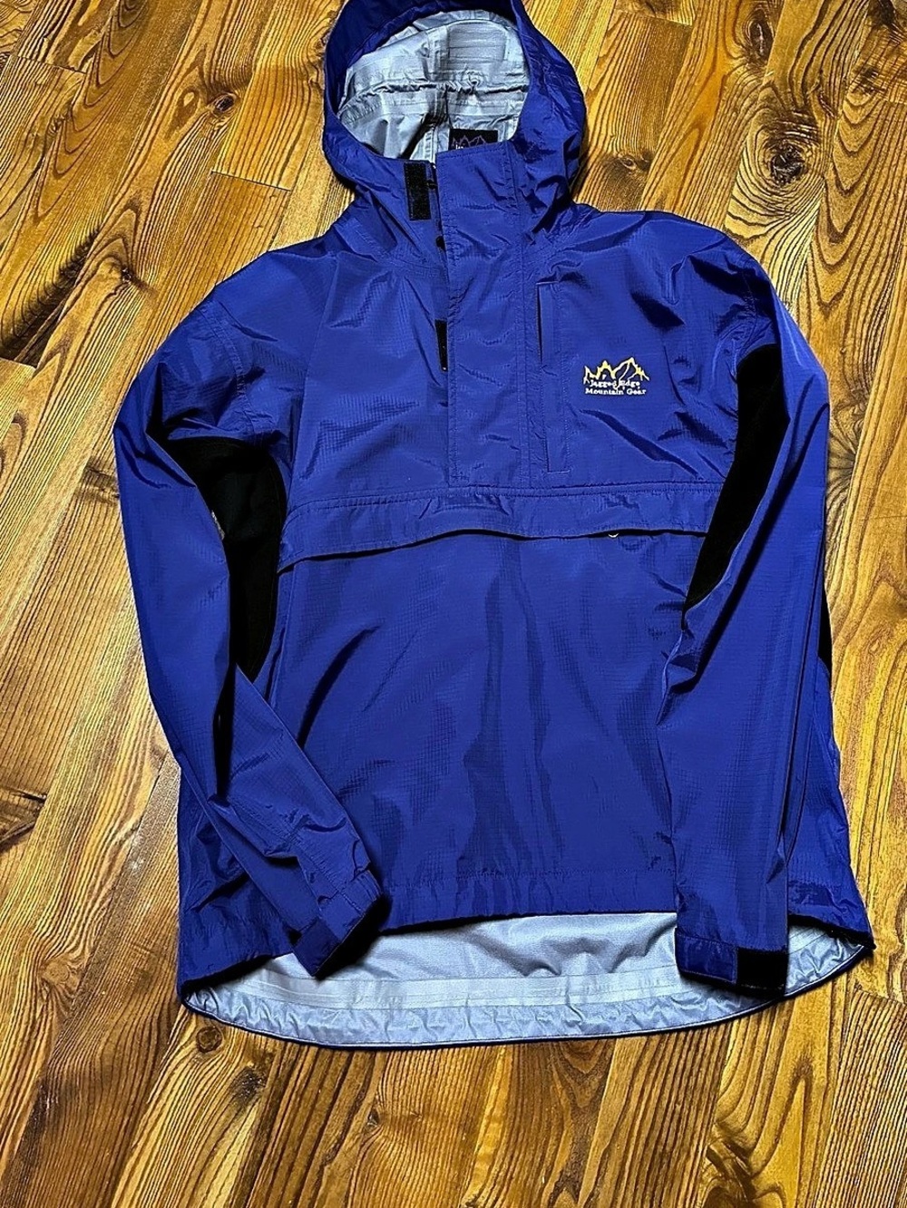 Jagged Edge Mountain Gear waterproof Hooded Pullover